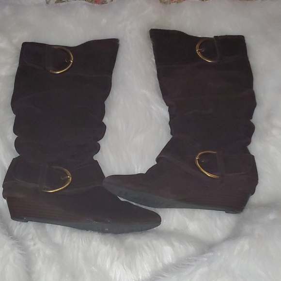 White Mountian Size 7M Brown Suede Wedge Boot - Picture 4 of 6